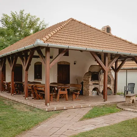 Apartament Balazs Vendeghaz *
